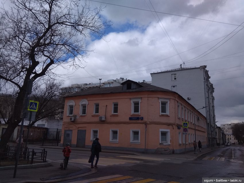 Маршруты московские... За Москвой-рекою есть Полянка