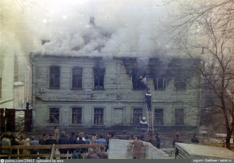 Маршруты московские... За Москвой-рекою есть Полянка