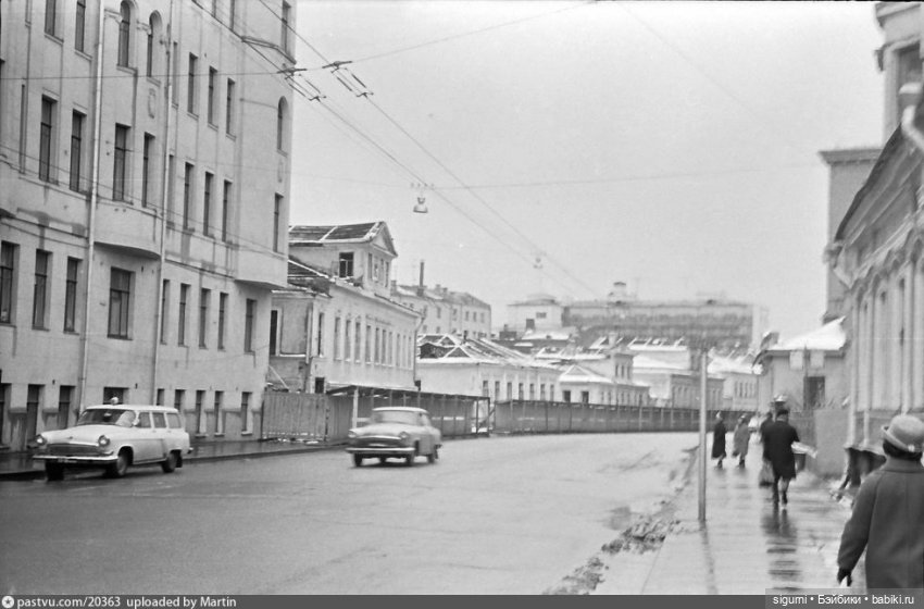 Маршруты московские... За Москвой-рекою есть Полянка