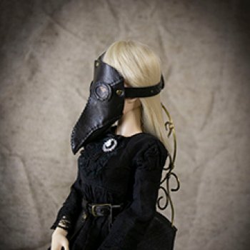 Маленький парад чумных докторов.