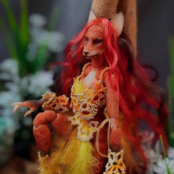 Рыжая лиса оборотень