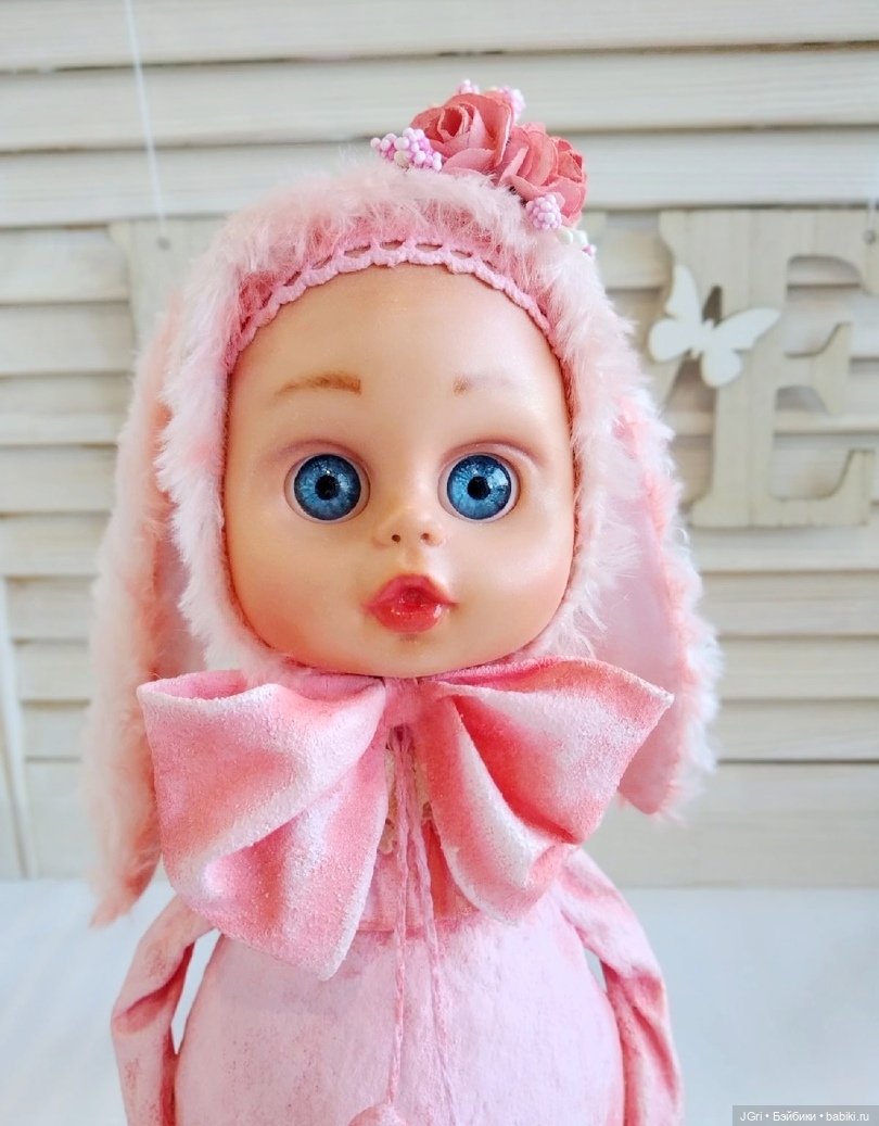 Новая жизнь старой куклы. Розовый кролик