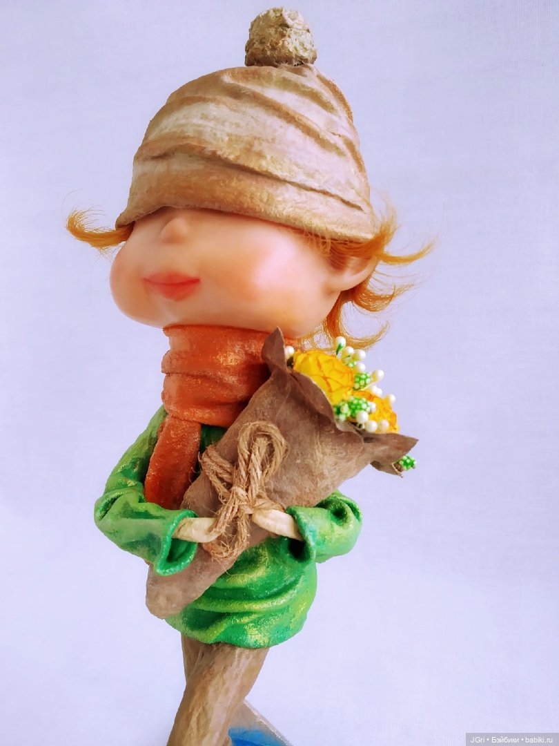 Новая жизнь старой куклы. Цветы для мамы