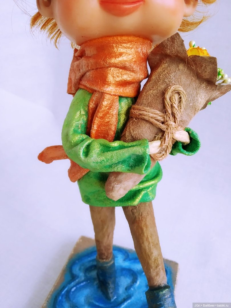 Новая жизнь старой куклы. Цветы для мамы