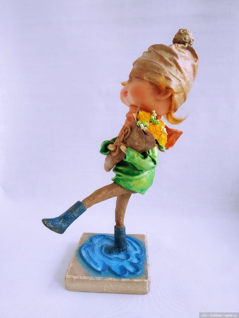 Новая жизнь старой куклы. Цветы для мамы