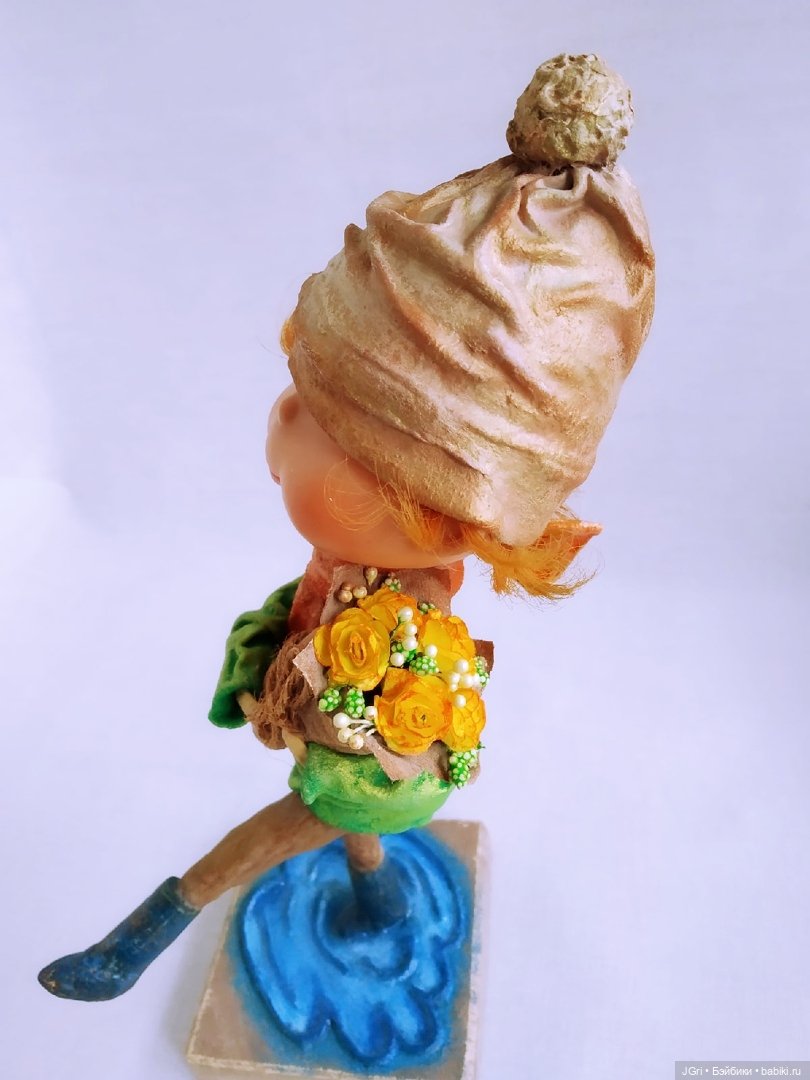 Новая жизнь старой куклы. Цветы для мамы