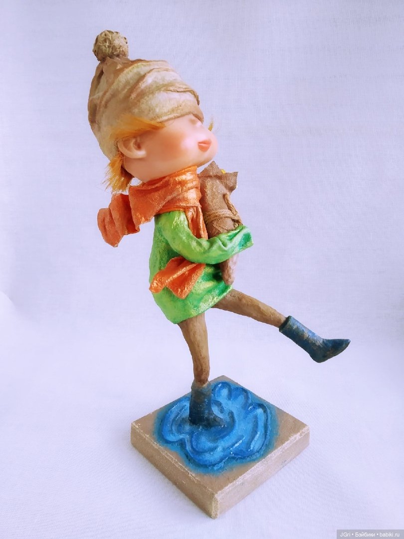 Новая жизнь старой куклы. Цветы для мамы