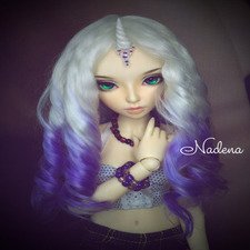 Парик с рогом