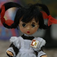 Смешная и наивная малышка