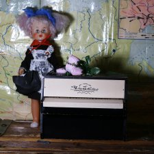 Глядя на черно-белые клавиши