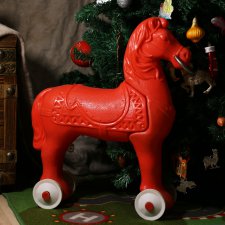 Конь революции цвета