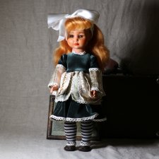 ГДР по ночам ей снится