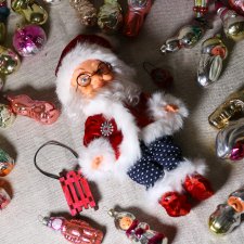 Давайте закупимся шампанским, что ли