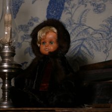 Она согласна украшать