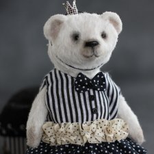 Мишка тедди Лия в черно-белых тонах