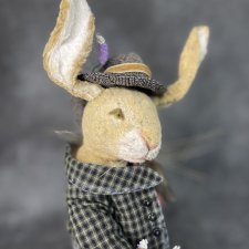 Кролик с лавандой