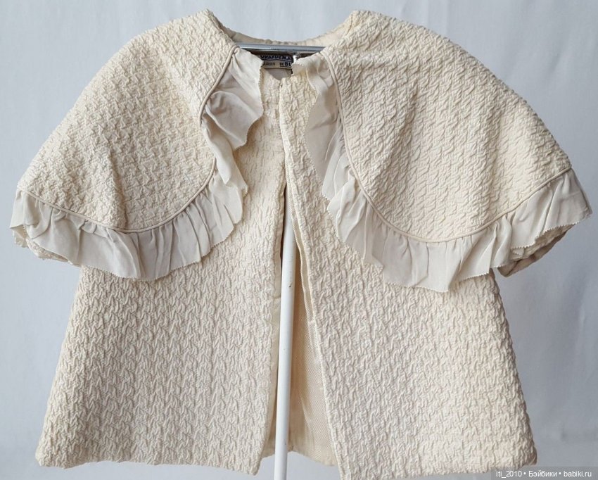 Люблю "девушек" в старинных пальтишках