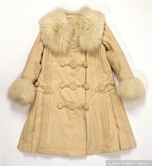 Люблю "девушек" в старинных пальтишках