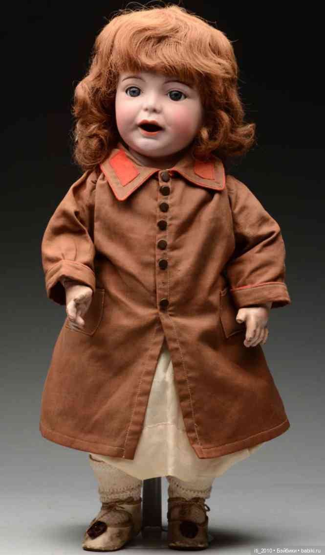 Люблю "девушек" в старинных пальтишках