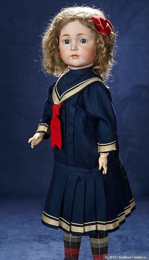 Антикварные мальчики и девочки в морских костюмчиках