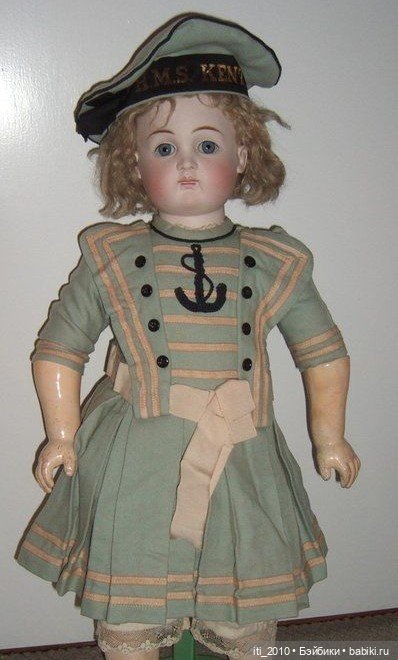 Антикварные мальчики и девочки в морских костюмчиках