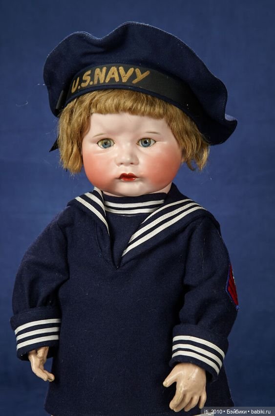 Антикварные мальчики и девочки в морских костюмчиках