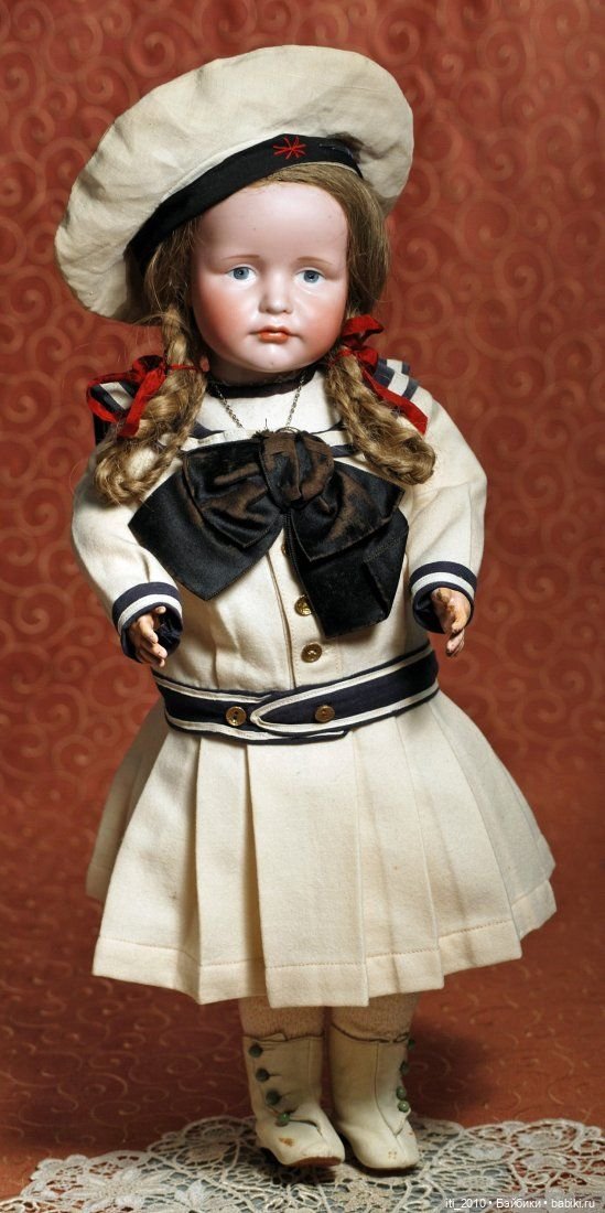 Антикварные мальчики и девочки в морских костюмчиках