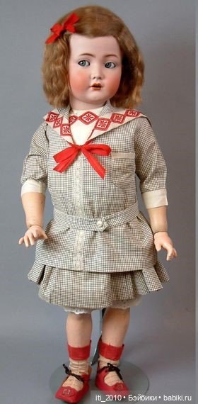 Антикварные мальчики и девочки в морских костюмчиках