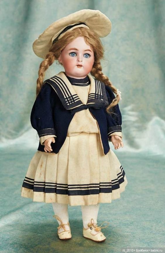 Антикварные мальчики и девочки в морских костюмчиках