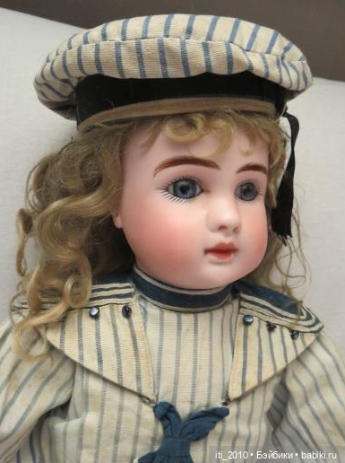 Антикварные мальчики и девочки в морских костюмчиках