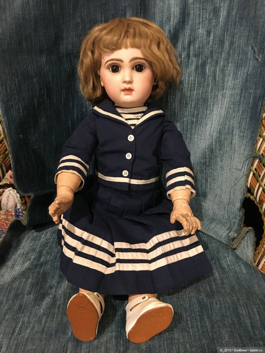 Антикварные мальчики и девочки в морских костюмчиках