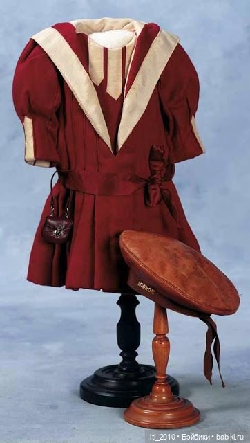 Антикварные мальчики и девочки в морских костюмчиках