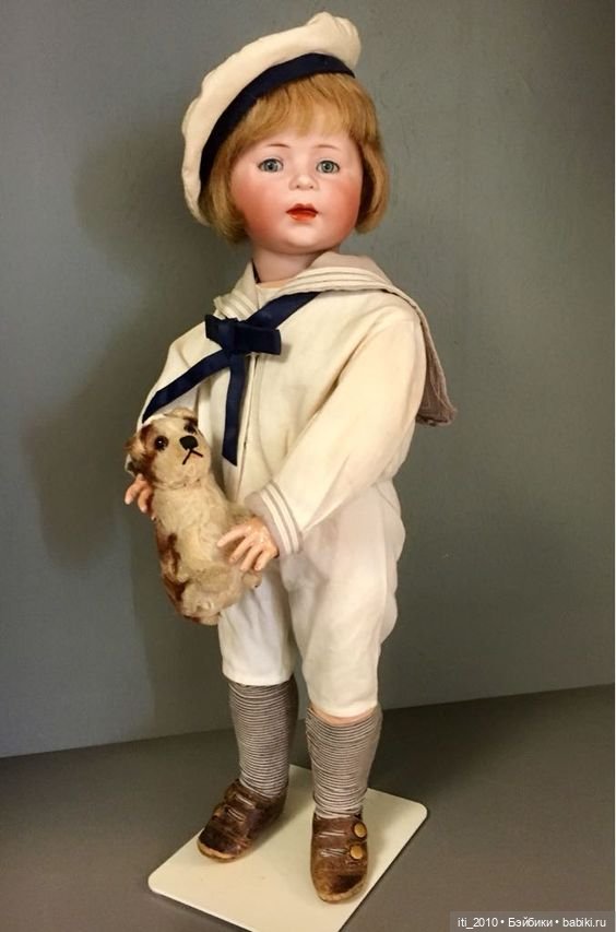 Антикварные мальчики и девочки в морских костюмчиках