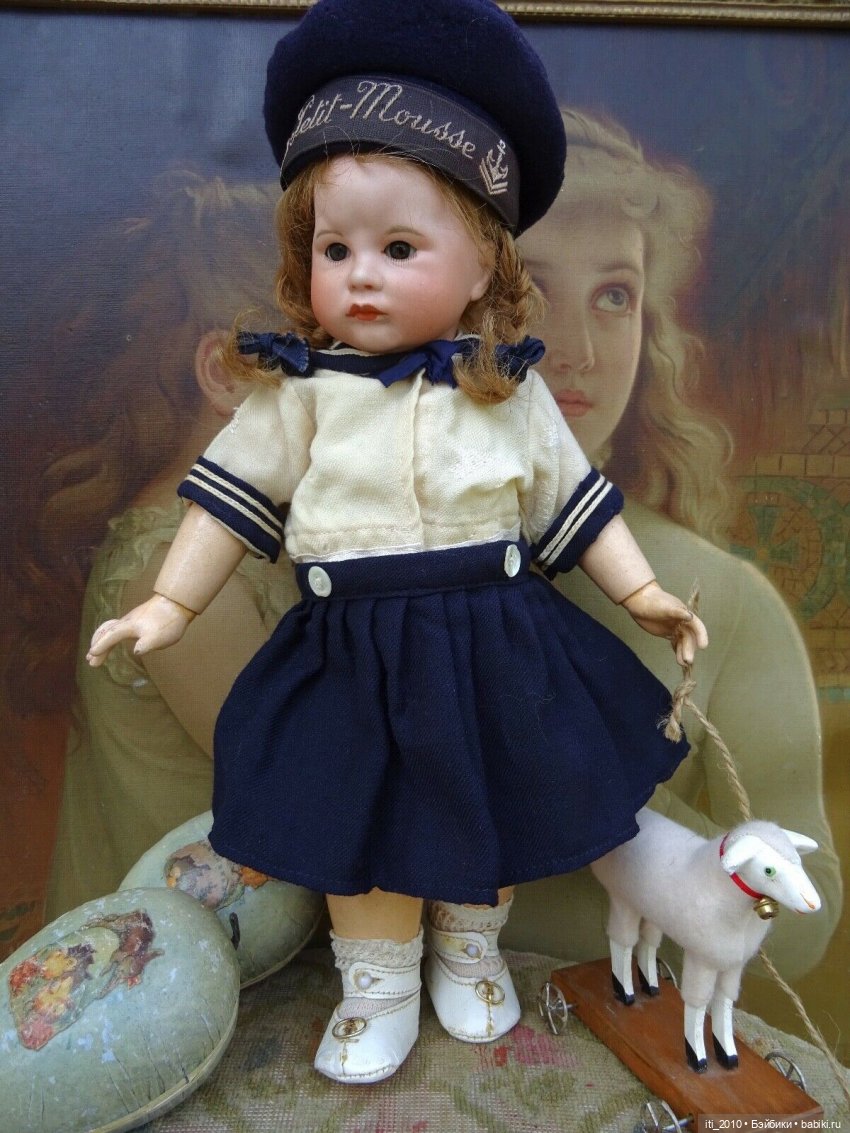 Антикварные мальчики и девочки в морских костюмчиках