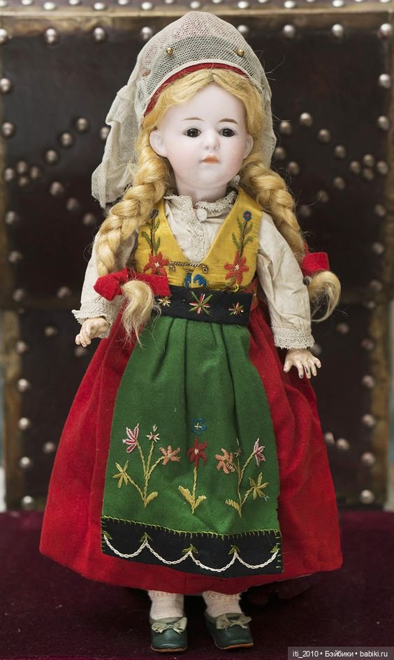 Куклы в народных и национальных костюмах. Часть 1