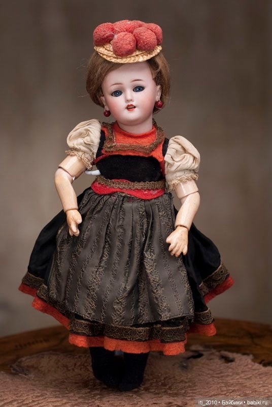 Куклы в народных и национальных костюмах. Часть 1