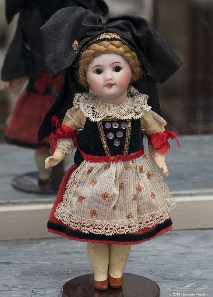 Куклы в народных и национальных костюмах. Часть 1