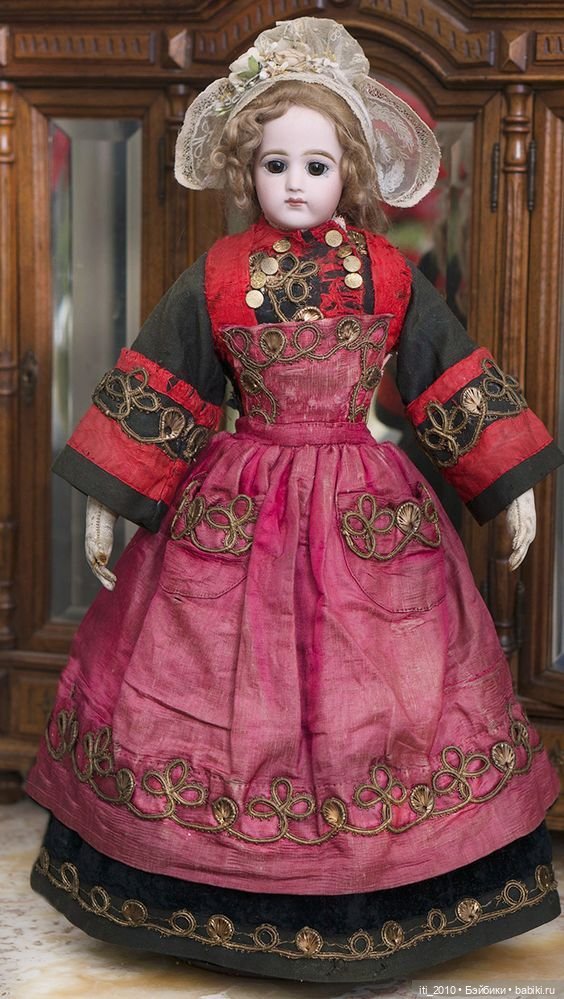 Куклы в народных и национальных костюмах. Часть 1