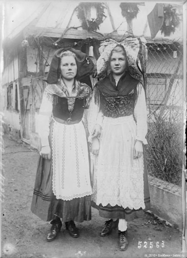 Народный костюм Франции. Часть 2