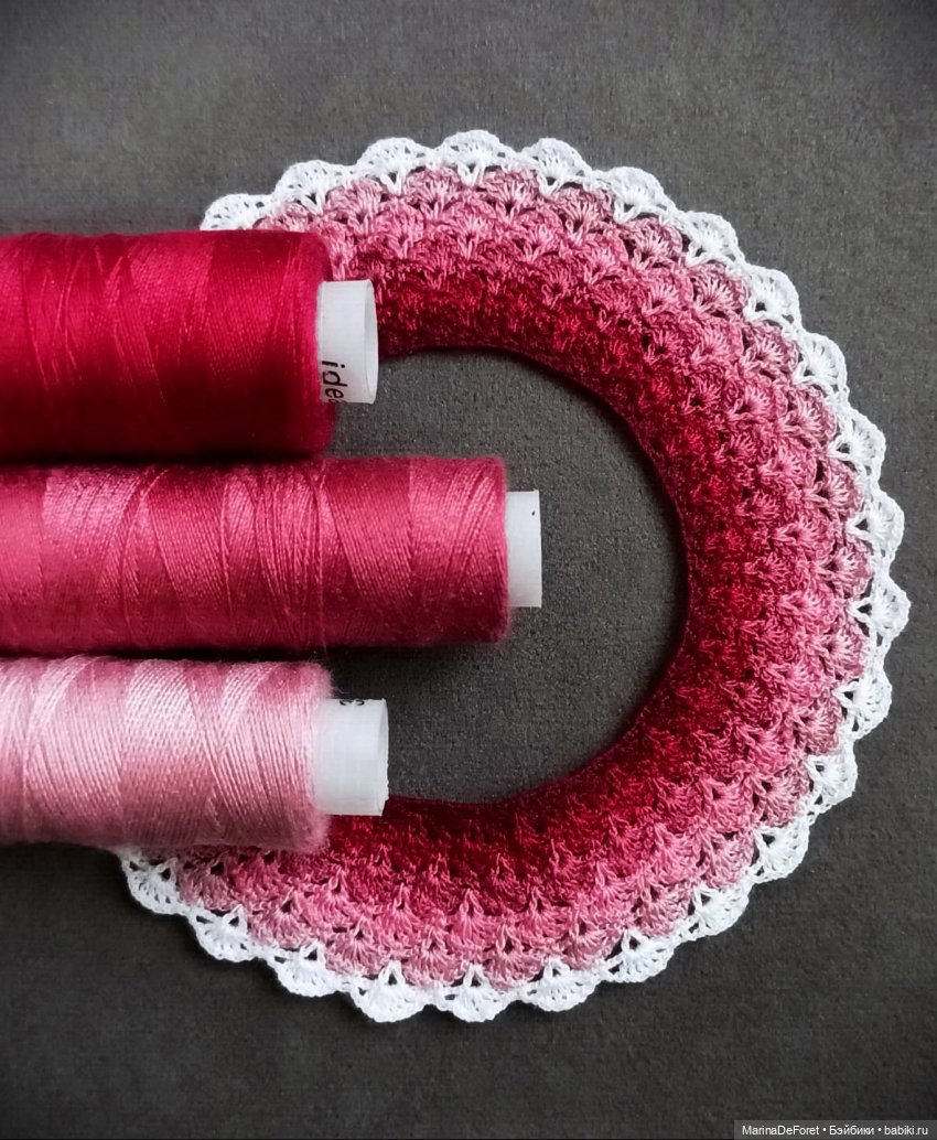 Вязаная одежда для кукол - часть двадцать первая - платья