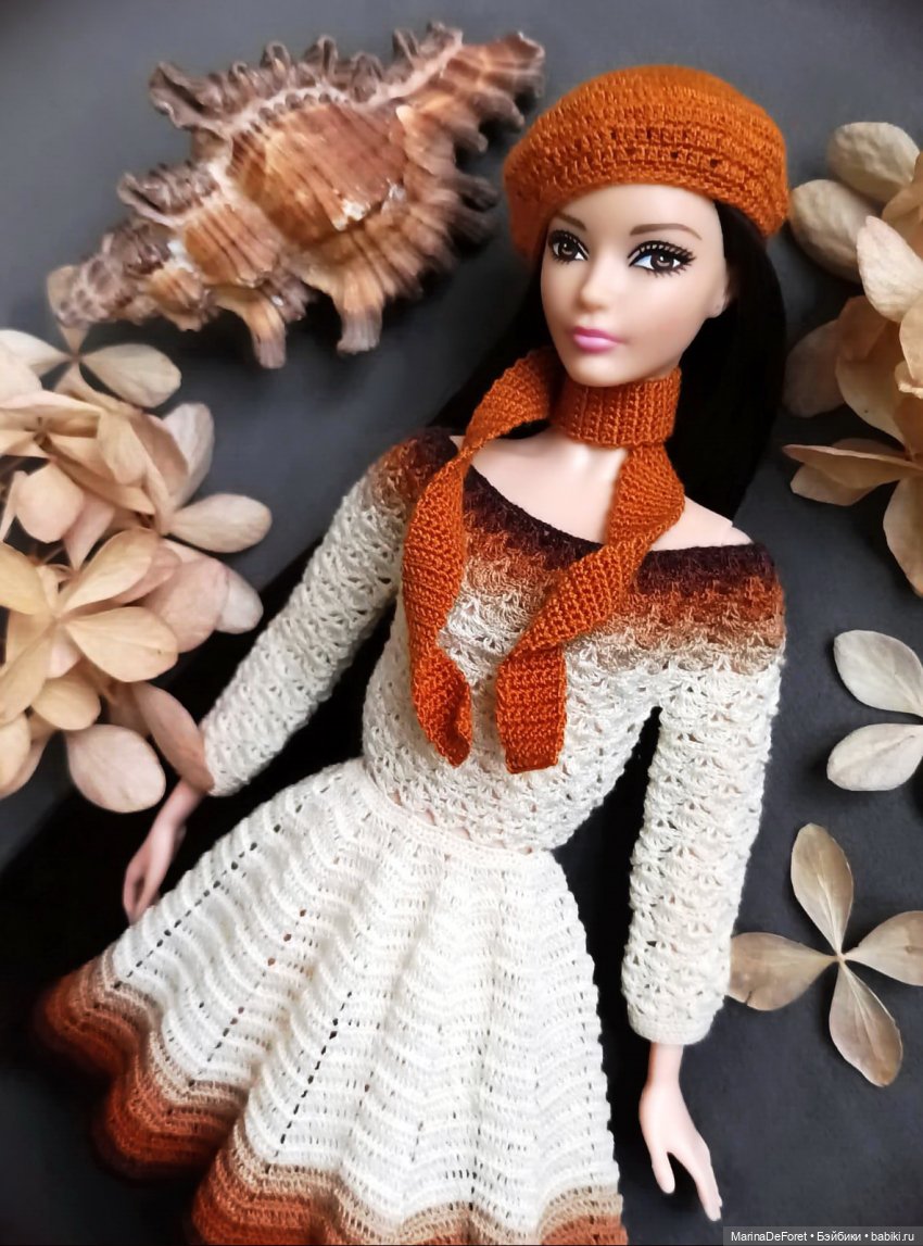 Вязаная одежда для кукол - часть двадцать третья - снова платья