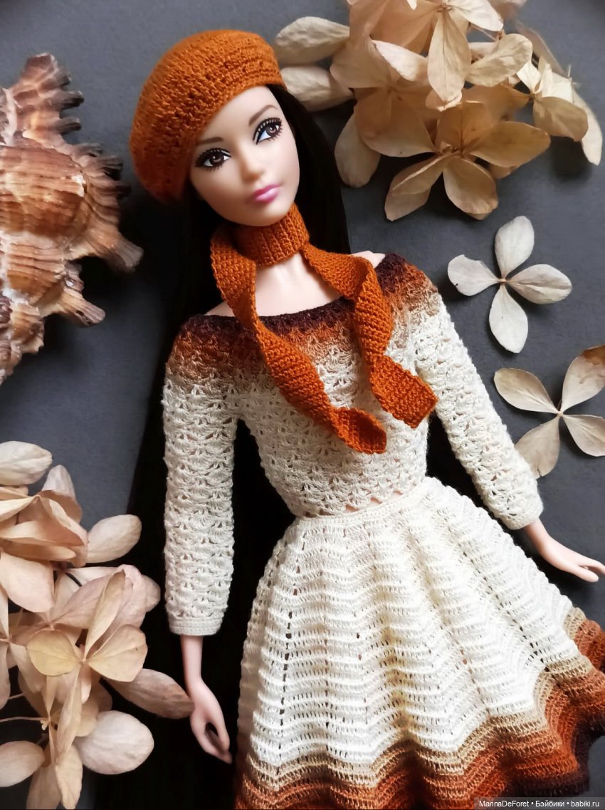 Вязаная одежда для кукол - часть двадцать третья - снова платья