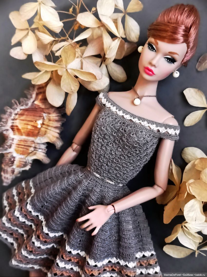 Вязаная одежда для кукол - часть двадцать третья - снова платья