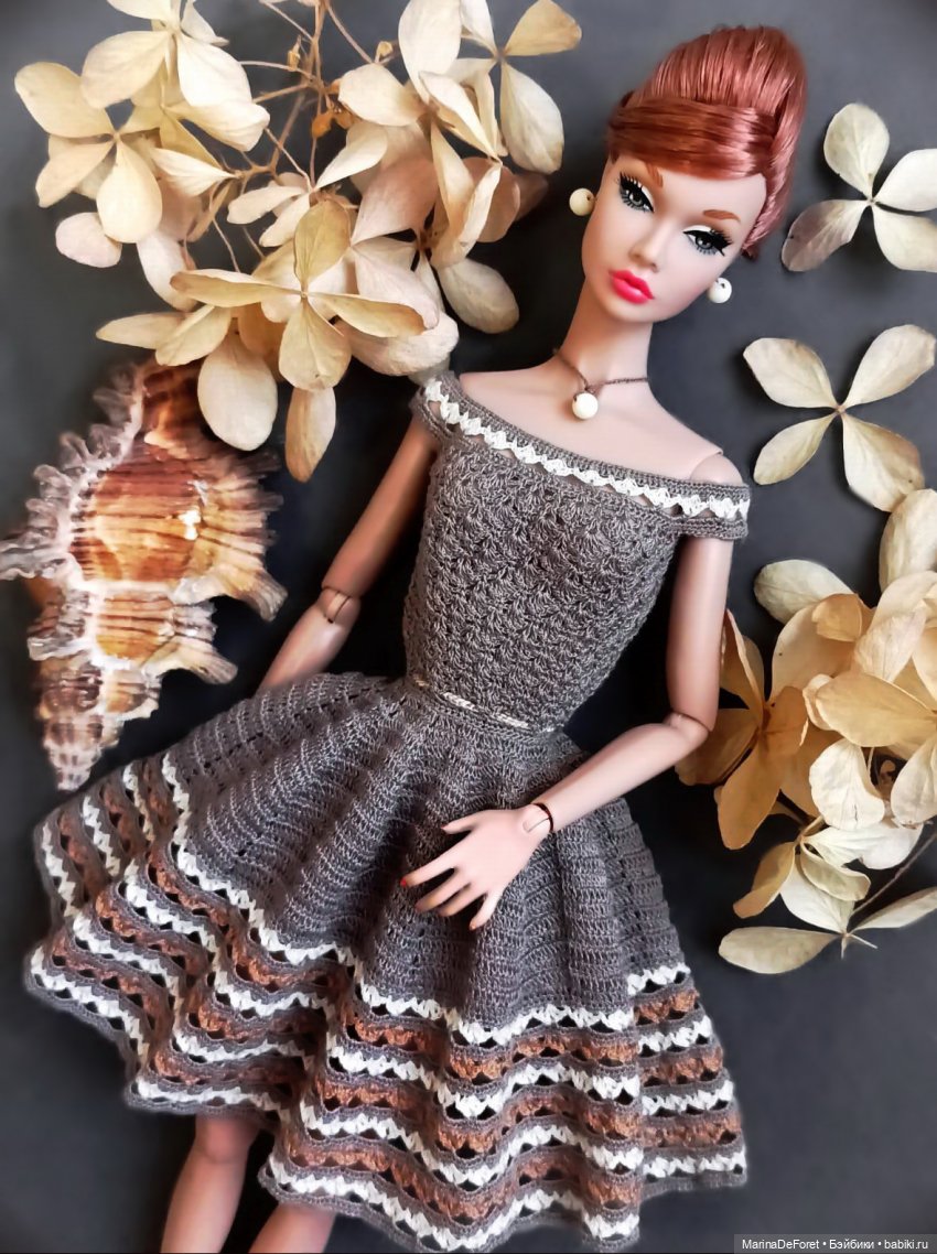 Вязаная одежда для кукол - часть двадцать третья - снова платья