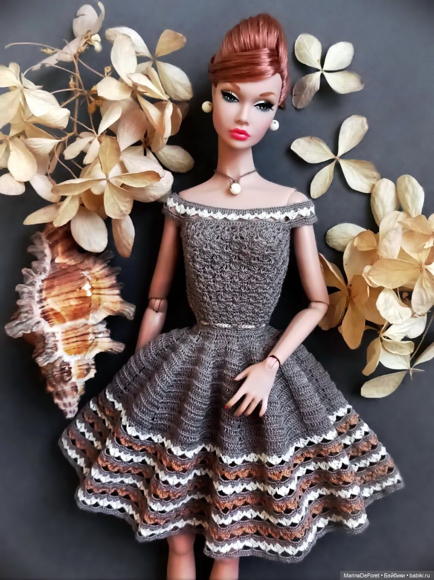 Вязаная одежда для кукол - часть двадцать третья - снова платья