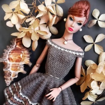 Вязаная одежда для кукол - часть двадцать третья - снова платья