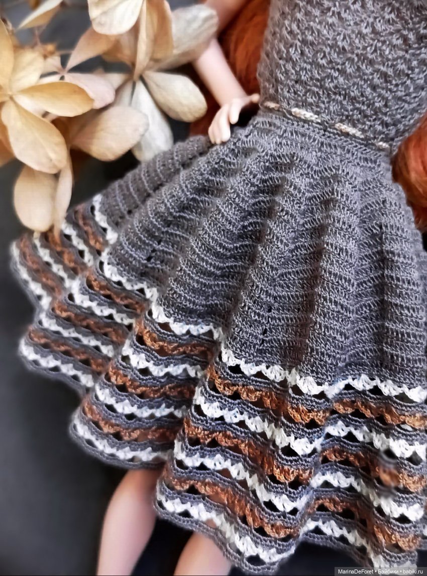 Вязаная одежда для кукол - часть двадцать третья - снова платья