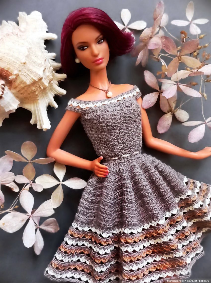 Вязаная одежда для кукол - часть двадцать третья - снова платья