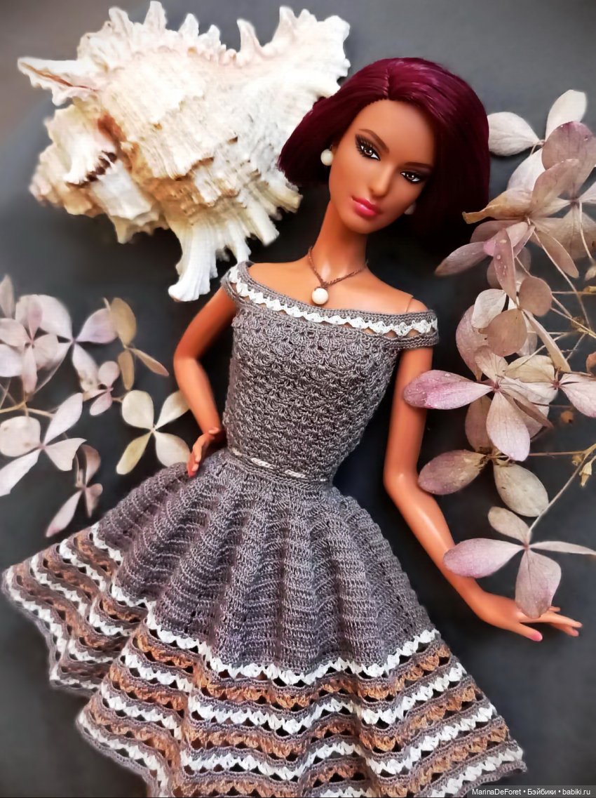 Вязаная одежда для кукол - часть двадцать третья - снова платья