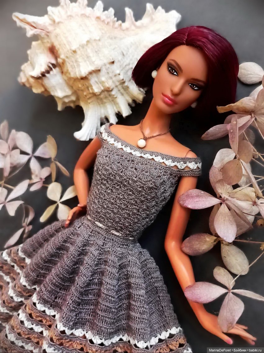 Вязаная одежда для кукол - часть двадцать третья - снова платья